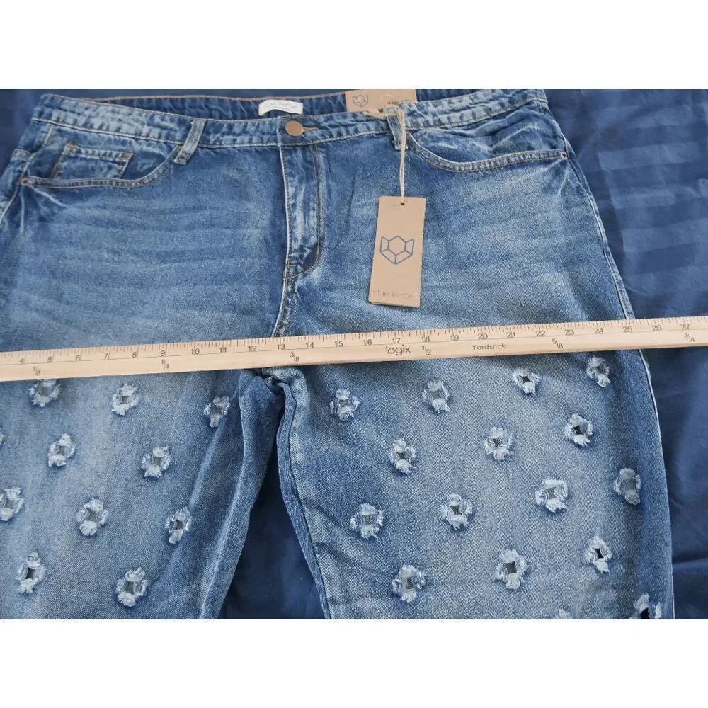 Blue Turtle Shockwave Distressed Mom Jeans Mid Rise Straight 4X